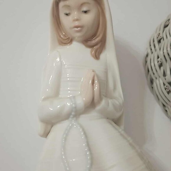 Lladro NAO Porcelain First Communion Girl - Picture 5 of 6